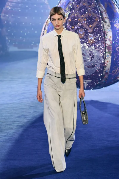 Look 23